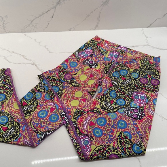 Sugar Skull Patterned Cropped Leggings Activewear by Dona Jo - Picture 1 of 6